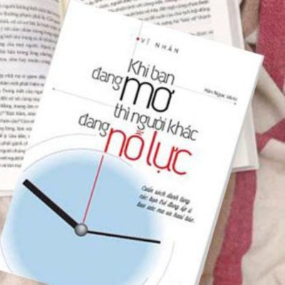 Combo Sách Kỹ Năng Khi Bạn Đang Mơ Thì Người Khác Đang Nỗ Lực + Hài Hước Một Chút Thế Giới Sẽ Khác Đi