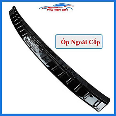 Ốp chống trầy cốp Mazda CX30 2021-2022 vân titan bảo vệ xe