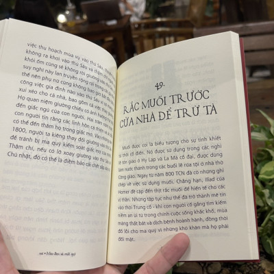 MÈO ĐEN VÀ MẮT QUỶ - Chloe Rhodes – Sahara dịch - AZ Việt Nam - NXB Dân Trí