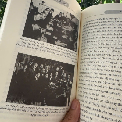 (Combo 2 cuốn, bìa mềm) Nguyễn Thị Bình HỒI KÝ GIA ĐÌNH – BẠN BÈ – ĐẤT NƯỚC; TẤM LÒNG VỚI ĐẤT NƯỚC -  Nguyễn Thị Bình – NXB CTQGST