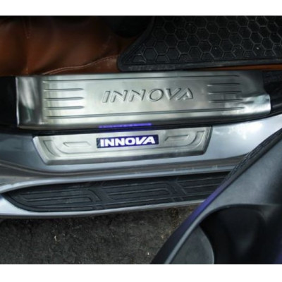BỘ ỐP BẬC NGOÀI CÓ ĐÈN XE TOYOTA FORTUNER