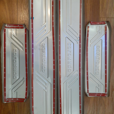 Bộ Ốp bậc cửa, Nẹp bước chân INOX dành cho xe Chevrolet Colorado - Bên trong