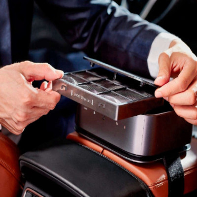 Máy lọc không khí, khử mùi trên xe ô tô cao cấp nhãn hiệu Philips GP9101 cảm biến chất lượng không khí 6 màu AQI, điều khiển từ xa bằng App điện thoại - Hàng nhập khẩu