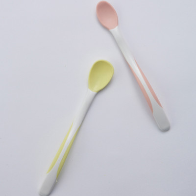 Muỗng mềm lớn T.L.I Richell (Vàng)