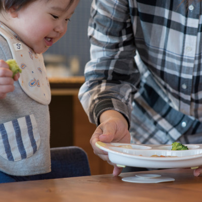 Khay ăn 3 ngăn TLI Richell Nhật Bản - bước 3 thiết kế hỗ trợ bé tự xúc ăn | Baby