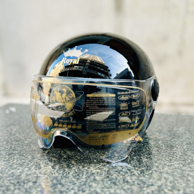 Mũ bảo hiểm xe máy 1/2 Royal M162K có kính ngắn màu trong đi được ngày đêm