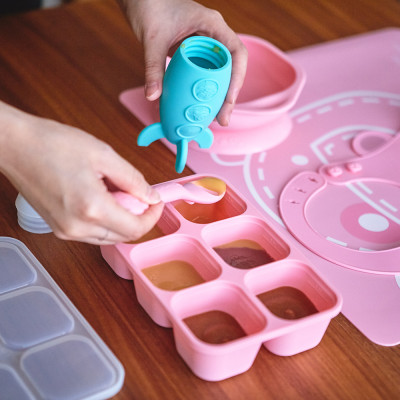 Bình bóp ăn dặm silicon có thìa Marcus & Marcus cho bé từ 6 tháng