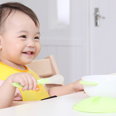 Bộ Bát Kèm Thìa Aprica 89636 - Xanh Lá