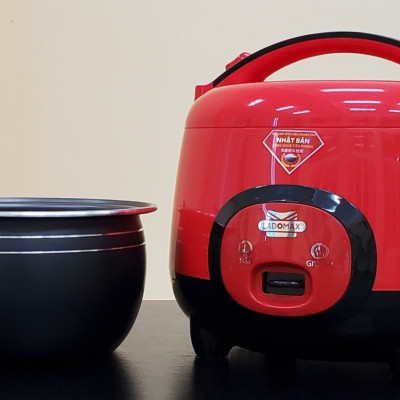 Nồi cơm điện 0.8 L Ladomax HA-7408 lòng niêu nấu cơm chín đều, có xửng hấp, cho 1- 3 người ăn - Hàng chính hãng