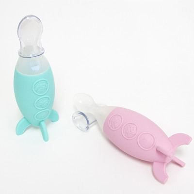 Bình bóp ăn dặm silicon có thìa Marcus & Marcus cho bé từ 6 tháng