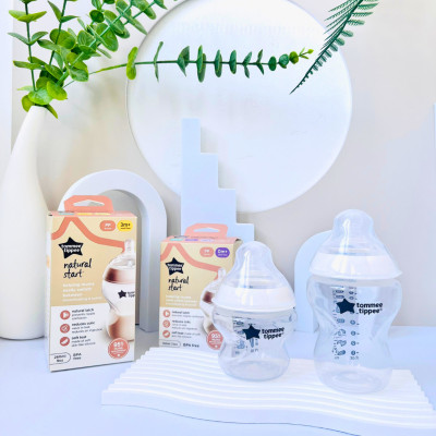 Bình sữa ty siêu mềm tự nhiên Tommee Tippee Natural Start 260ml, núm ty đi kèm 3-6 tháng (bình đôi)