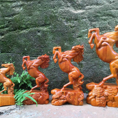 TƯƠNG CON NGỰA GỖ HƯƠNG KT CAO 50×23×12cm