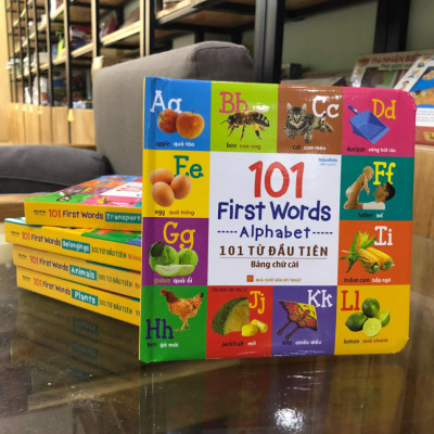 101 Từ Đầu Tiên: Bảng Chữ Cái (Tái Bản 2021)