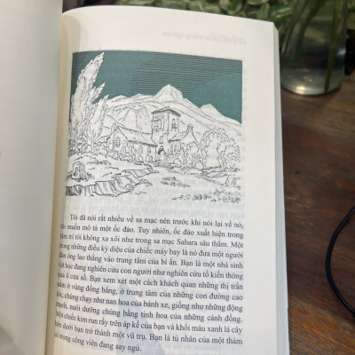 (Giải Grand Prix của Viện hàn lâm Pháp, được xếp vào Top 10 cuốn sách phiêu lưu hay nhất mọi thời đại) (in màu) GIÓ, CÁT VÀ NHỮNG NGÔI SAO - Saint-Exupéry (tác giả Hoàng Tử Bé) – Võ Thị Thu Hảo dịch -Trường Phương – NXB Văn Học