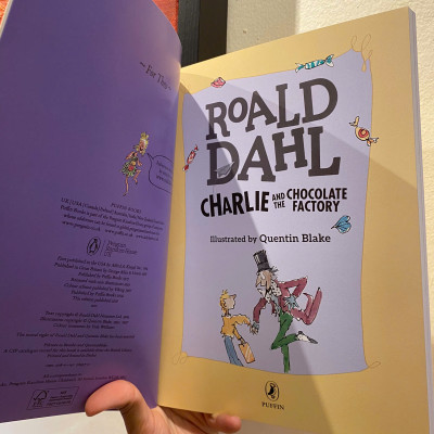 Sách - Charlie and the Chocolate Factory by Roald Dahl, Quentin Blake - Sách Tiếng Anh trẻ em