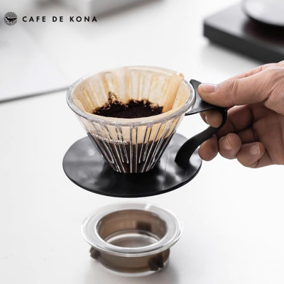 Phễu thuỷ tinh V60 rãnh thẵng đế nhựa đen CAFE DE KONA