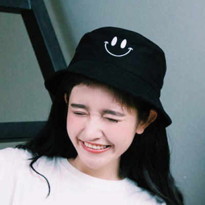 Nón Bucket thêu Mặt Cười