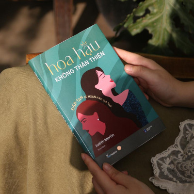 Hoa Hậu Không Thân Thiện - Đập Tan Sự Hoàn Hảo Giả Tạo - Bản Quyền - Bản Quyền