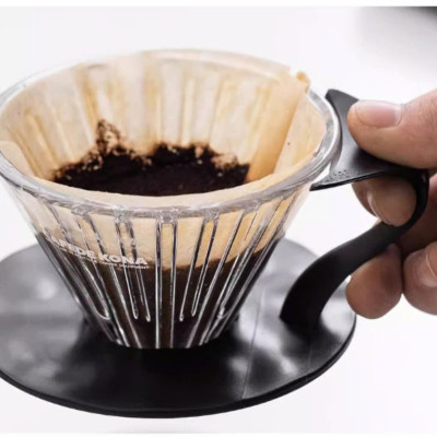 Phễu thuỷ tinh V60 rãnh thẵng đế nhựa đen CAFE DE KONA