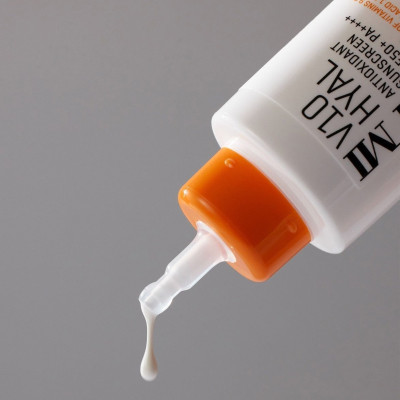 Kem Chống Nắng Some By Mi V10 Hyal Antioxidant Suncreen SPF 50+ PA++++ 40g