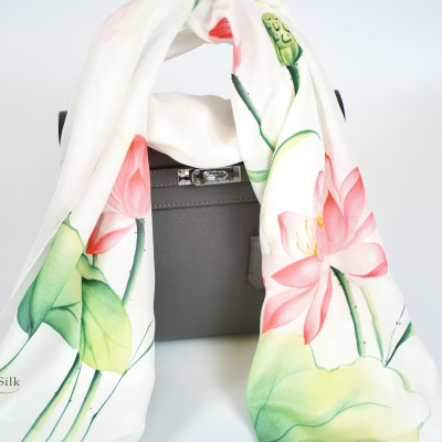 Khăn Lụa Vẽ Hoa Sen - SenSilk - Quà Tặng Khách Nước Ngoài, Quốc Hoa Việt Nam, Phụ Kiện Thời Trang Nữ Cao Cấp, Silk Painting Scarf, Water Marbling, Khăn Dệt Làng Nghề Truyền Thống. 