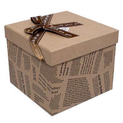 Hộp Quà Vuông V023 - 18 x 18 x 15 cm - Giao màu ngẫu nhiên