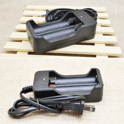 Bộ Sạc Pin Đôi 18650 3.7V ( Sạc 2 Pin Cùng Lúc - Có Mạch Bảo Vệ Pin) 