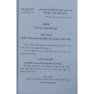 Sách - Luật Bảo Vệ Quyền Lợi Người Tiêu Dùng - NXB Chính Trị Quốc Gia