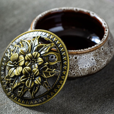 Đế xông trầm - đốt nhang vòng bản đẹp chất liệu gốm sứ tráng men