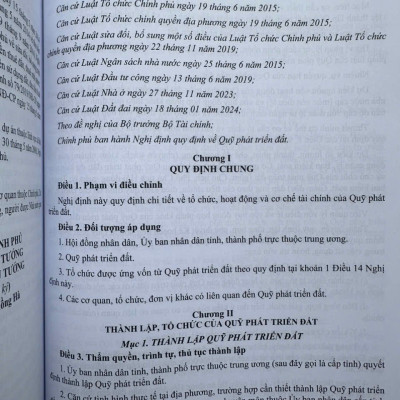 Sách Luật Đất Đai 2024 - Quy Định Mới Về Xử Phạt Vi Phạm Hành Chính Trong Lĩnh Vực Đất Đai (V2498D)