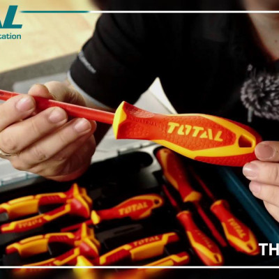 BỘ 9 CÔNG CỤ CẦM TAY CÁCH ĐIỆN TOTAL THKTV02H091 - HÀNG CHÍNH HÃNG