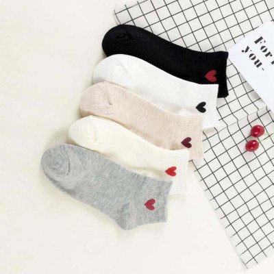 Combo 5 đôi tất trái tim thời trang, năng động (giao màu ngẫu nhiên)