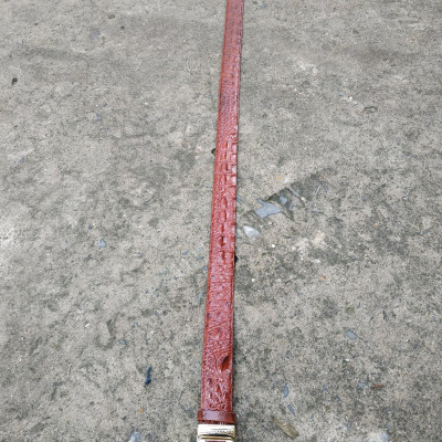 Thắt lưng da cá sấu LIỀN NGUYÊN TẤM. Không có vảy rất dễ sử dụng