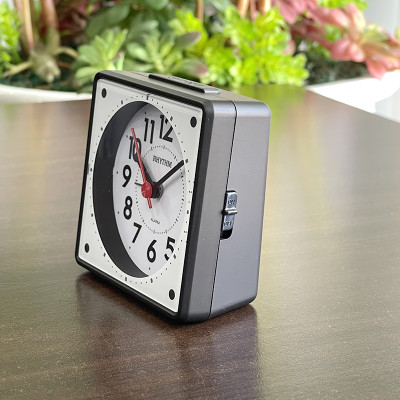 Đồng hồ Báo thức Rhythm CRE310NR02 – KT: 8.0 x 8.2 x 4.2cm. Vỏ nhựa. Dùng Pin.