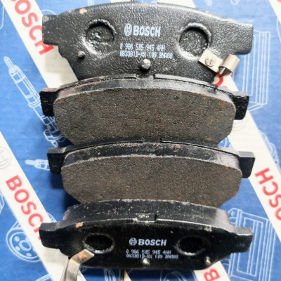 Bố Thắng Sau Mitsubishi Lancer 1.5 - Bosch BP 5945