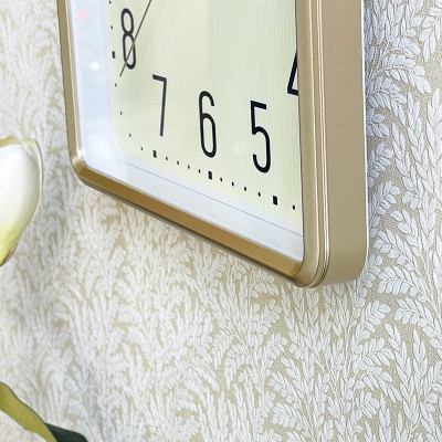 Đồng hồ treo tường Nhật Bản Rhythm CMG598NR13- Kt 25.2 x 25.2 x 4.3cm, 500g Vỏ nhựa. Dùng Pin.