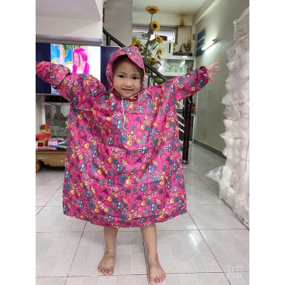 Áo mưa bít ( trùm kín ) cho trẻ em từ 1- 4 tuổi ,vải dù , chống thấm nước họa tiết hoạt hình đa dạng kèm túi đựng giao màu ngẫu nhiên