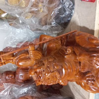 Tượng phật địa tạng vương bồ tát cưỡi kỳ lân kt cao 30×28×14