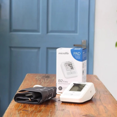 Máy Đo Huyết Áp Bắp Tay Microlife B2 Easy