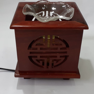 Đèn xông tinh dầu gỗ Hình vuông Chữ Thọ -gỗ hương- Tặng kèm 1 bóng đèn