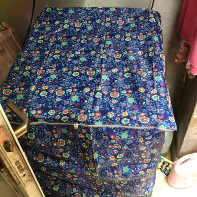 Áo che máy giặt cửa trên  cho máy từ 11 - 15kg   , vải dù  cao cấp  , bảo vệ máy giặt  , chống thấm  nước  , bụi , chống ẩm cao bảo vệ máy luôn sạch và gọn gàng giao màu ngẫu nhiên