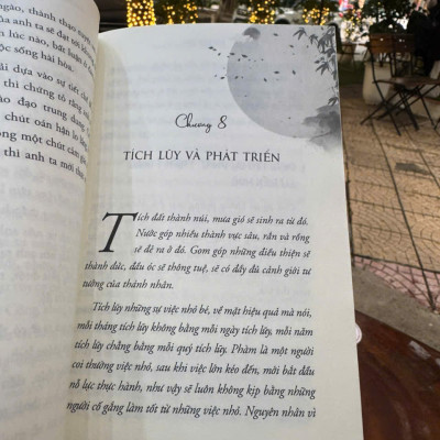 CHÍ TIẾN THỦ - Dương Thu Ái, Dương Chí Kiên – 1980 Books