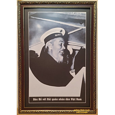 Ảnh đen trắng Bác Hồ thăm bộ đội Hải Quân Việt Nam