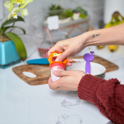 Túi nhai ăn dặm chống hóc silicon kèm gặm nướu và nắp làm kem cho bé Marcus & Marcus, từ 6 tháng - Marcus