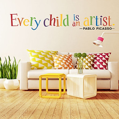 Decal dán tường "Every child is an artist" (9 x 55 cm)