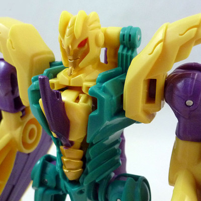 Mô hình Người máy Robot Đại bàng biến hình Beast Hunters Windrazor Predacon