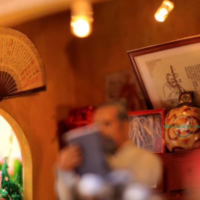 MÔ HÌNH TỰ LẮP RÁP DIY SÀI GÒN XƯA VÀ NAY - KHUNG TRANH TIỆM THUỐC BẮC - MÃ SP K01