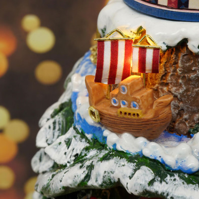 Nhà búp bê hộp nhạc xoay tròn Snowy Woderland