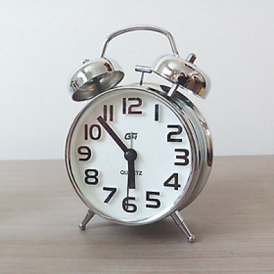 Đồng Hồ Để Bàn Báo Thức GHM hẹn giờ sang trọng kim trôi không gây tiếng động chuông to hiện đại cao cấp cho phòng ngủ