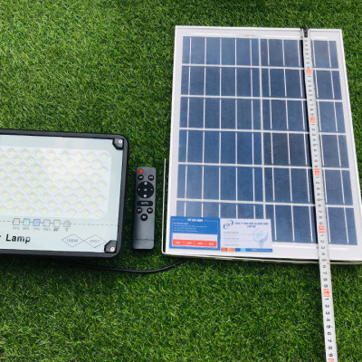 Đèn Năng Lượng Mặt Trời Chống Lóa 100W Vỏ Nhôm Nguyên Khối